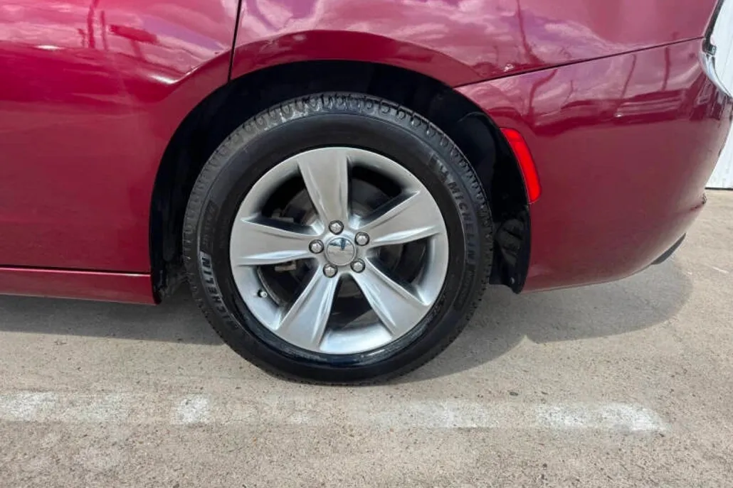 2018 Dodge Charger SXT Plus photo 1