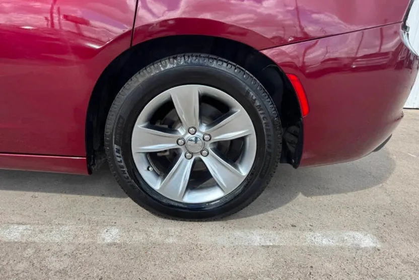 2018 Dodge Charger SXT Plus photo 1