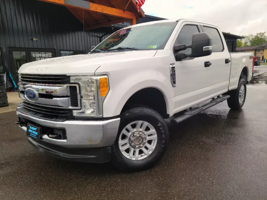 2017 Ford F-250 XLT photo 1