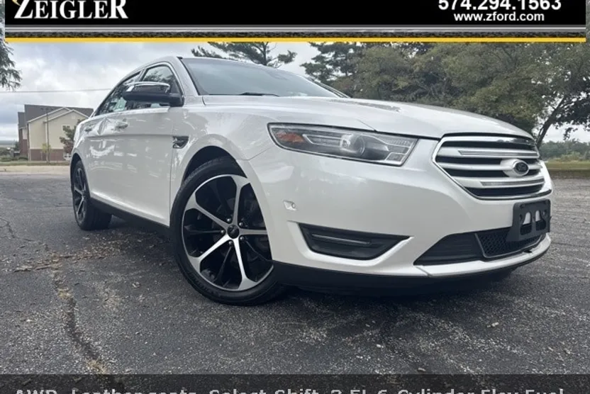 2015 Ford Taurus Limited photo 1