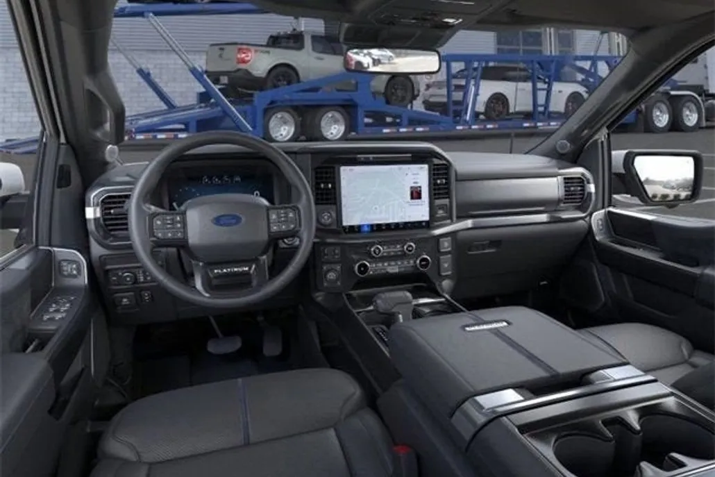 2025 Ford F-150 Platinum photo 1