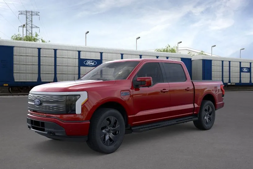 2025 Ford F-150 Lightning Lariat photo 1