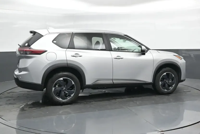 2024 Nissan Rogue SV AWD photo 1