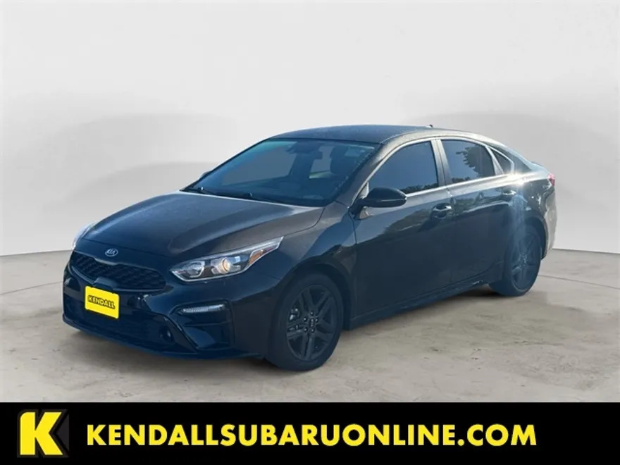 2021 Kia Forte GT-Line photo 1