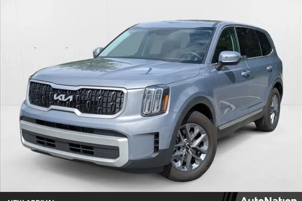 2024 Kia Telluride LX photo 1