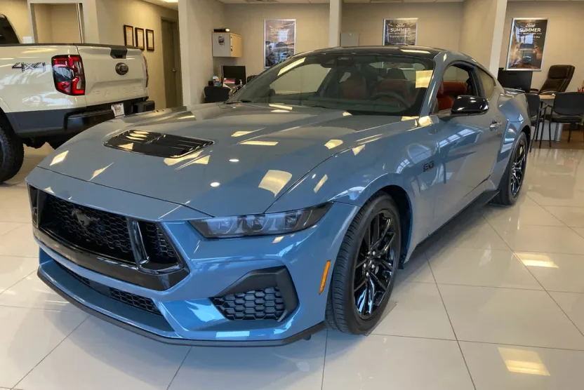 2025 Ford Mustang GT Premium photo 1