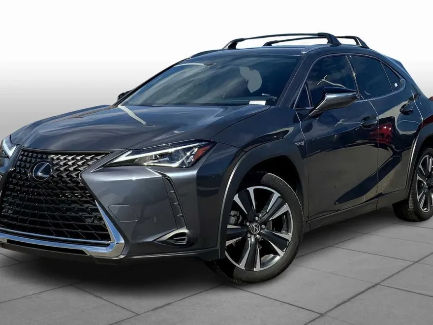2022 Lexus UX 200 photo 1