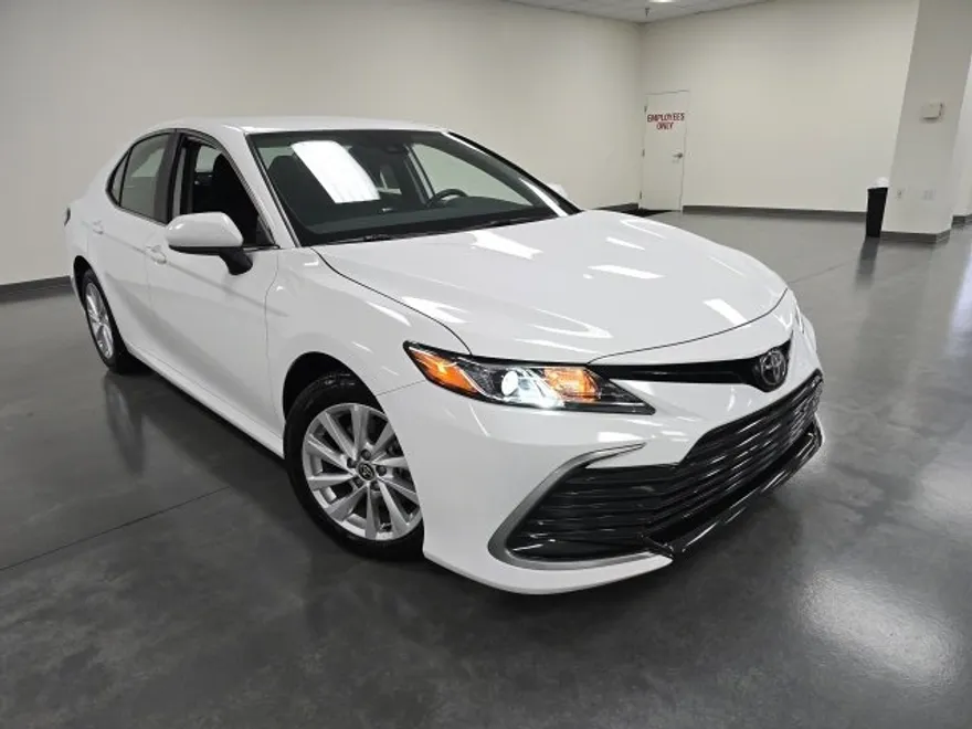 2024 Toyota Camry LE photo 1
