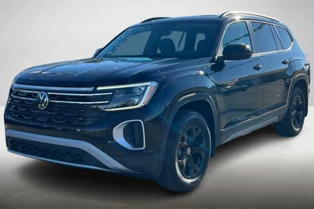2025 Volkswagen Atlas Peak Edition photo 1