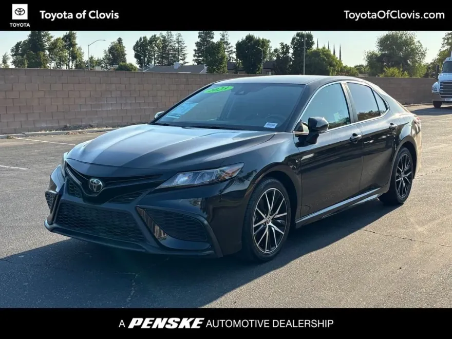 2023 Toyota Camry SE photo 1