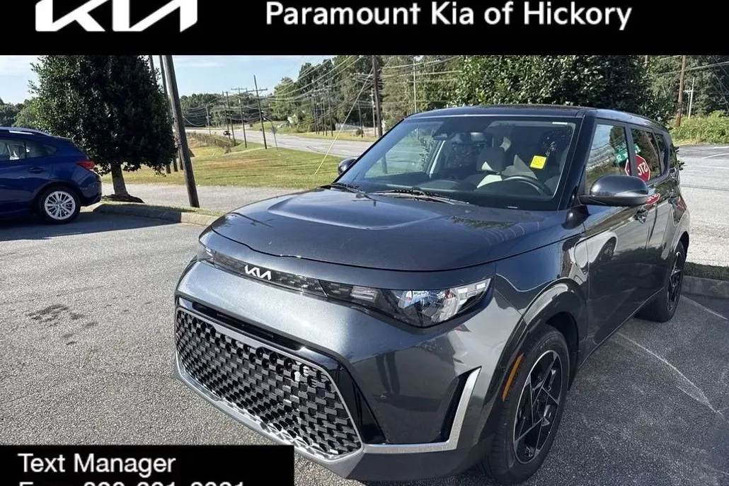 2023 Kia Soul EX photo 1