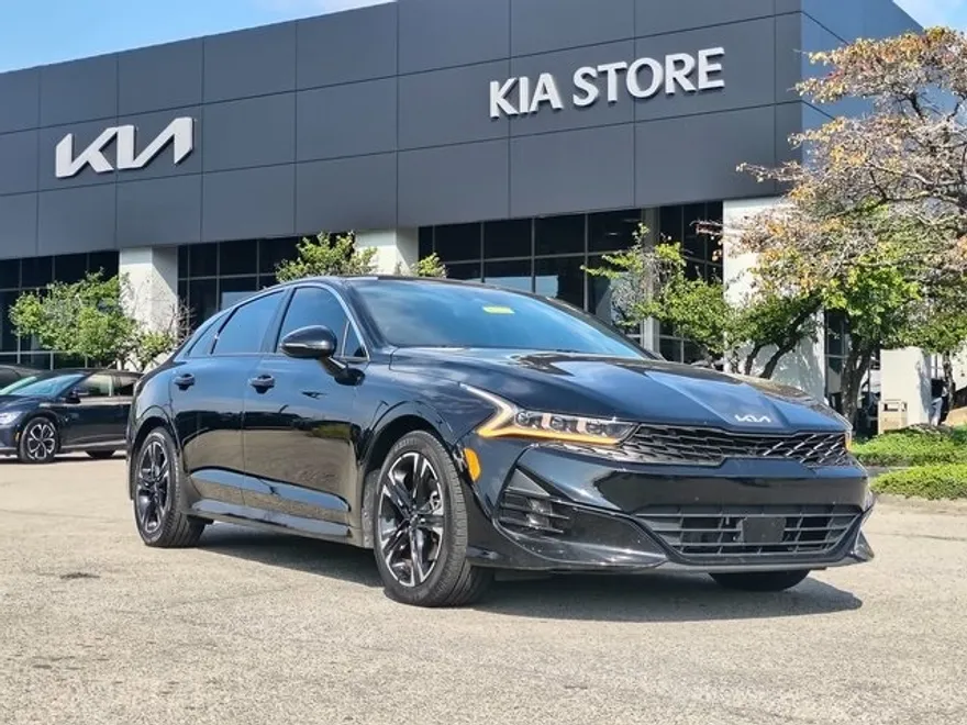 2022 Kia K5 GT-Line photo 1