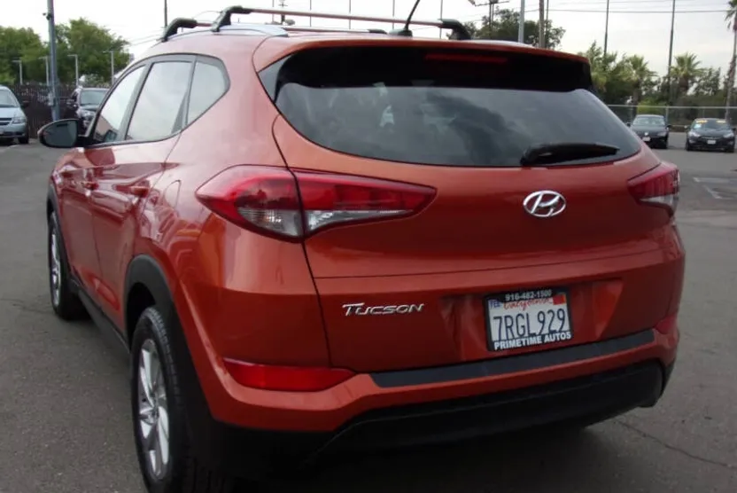 2016 Hyundai Tucson SE photo 1