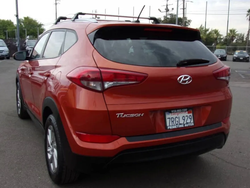 2016 Hyundai Tucson SE photo 1