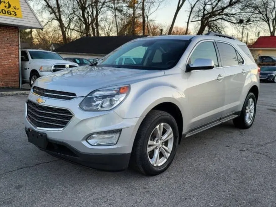 2016 Chevrolet Equinox LT photo 1