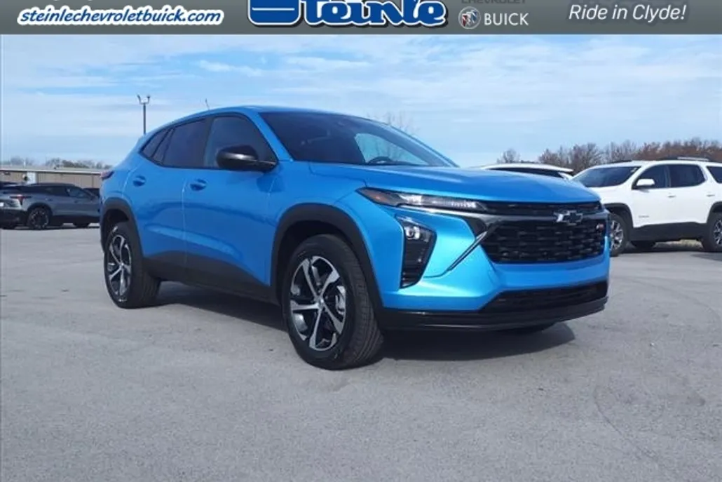 2025 Chevrolet Trax RS photo 1