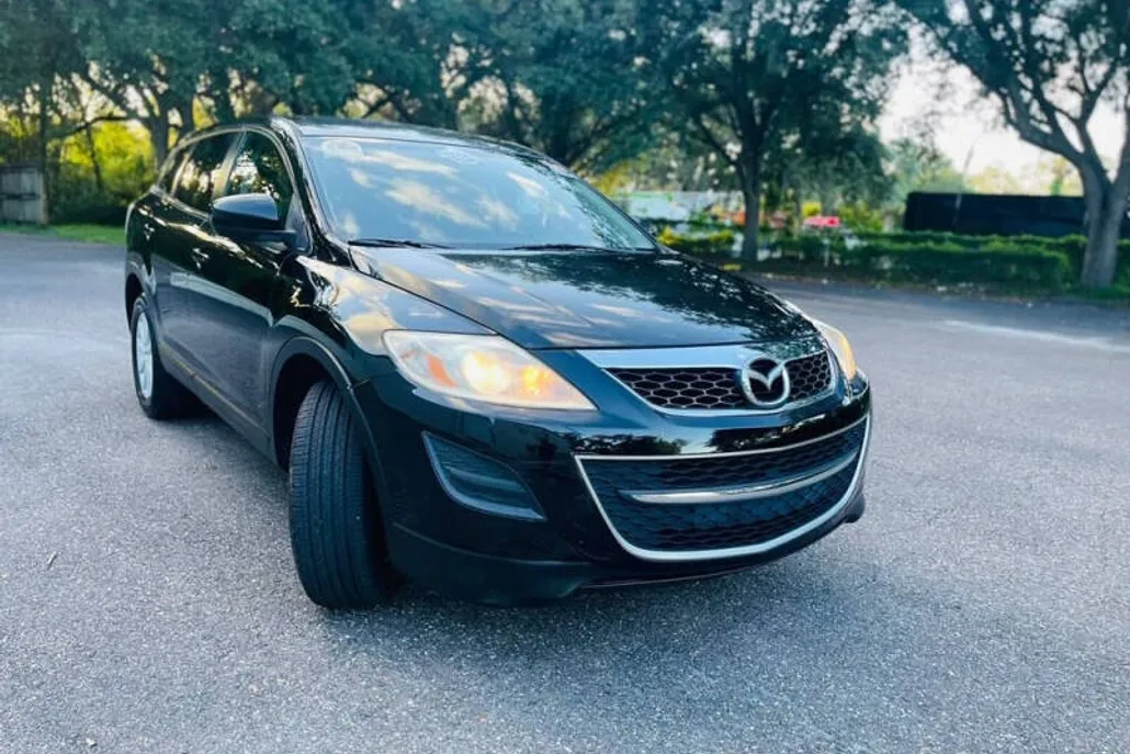 2010 Mazda CX-9 Sport photo 1