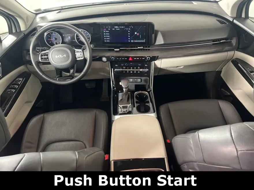 2023 Kia Carnival EX photo 1