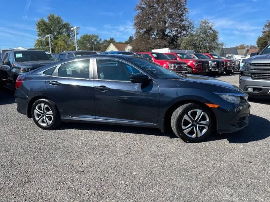 2017 Honda Civic LX photo 1