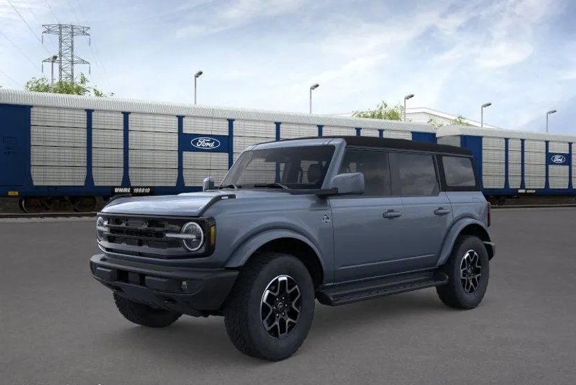 2025 Ford Bronco Outer Banks photo 1