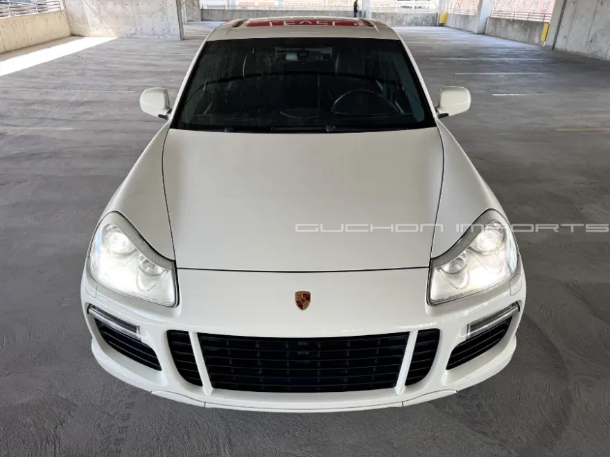 2009 Porsche Cayenne GTS photo 14