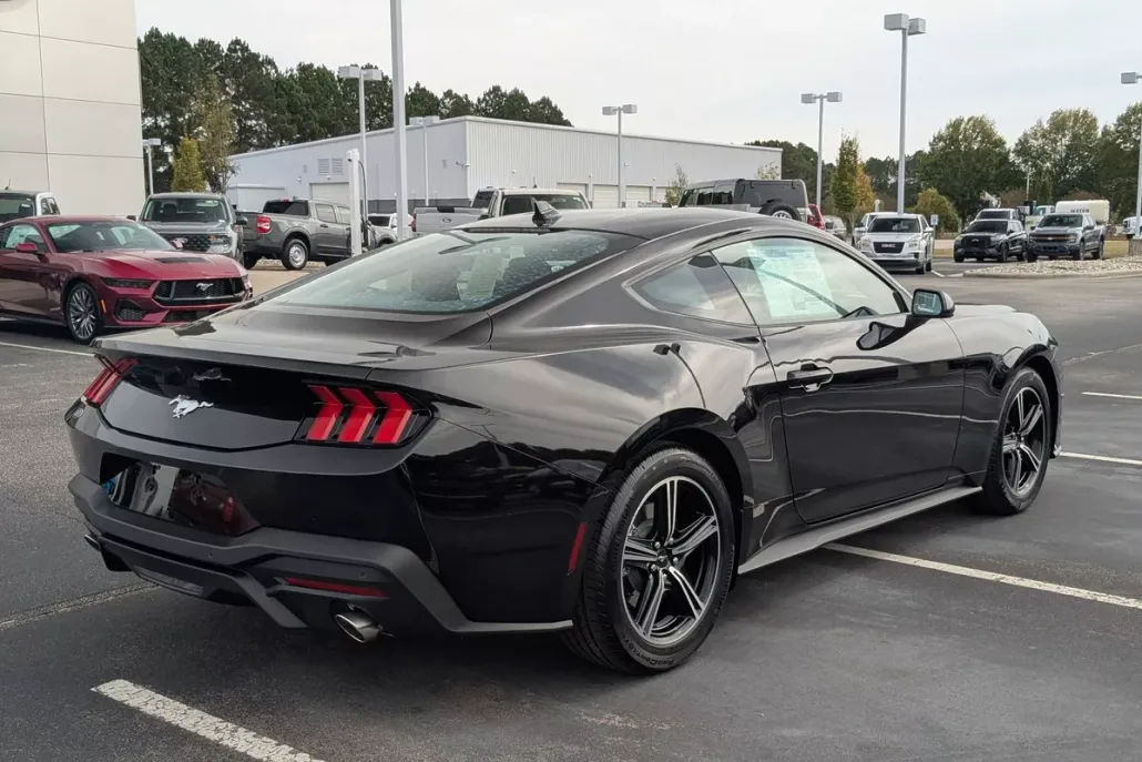 2025 Ford Mustang EcoBoost photo 1