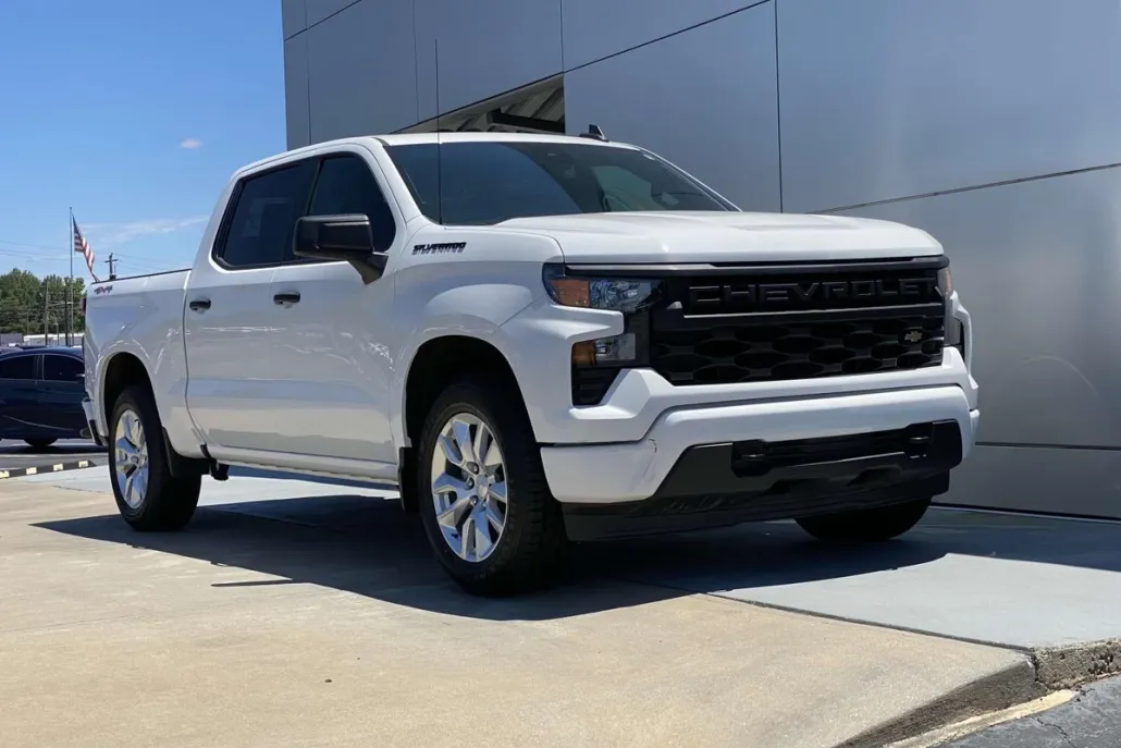 2024 Chevrolet Silverado 1500 Custom photo 1