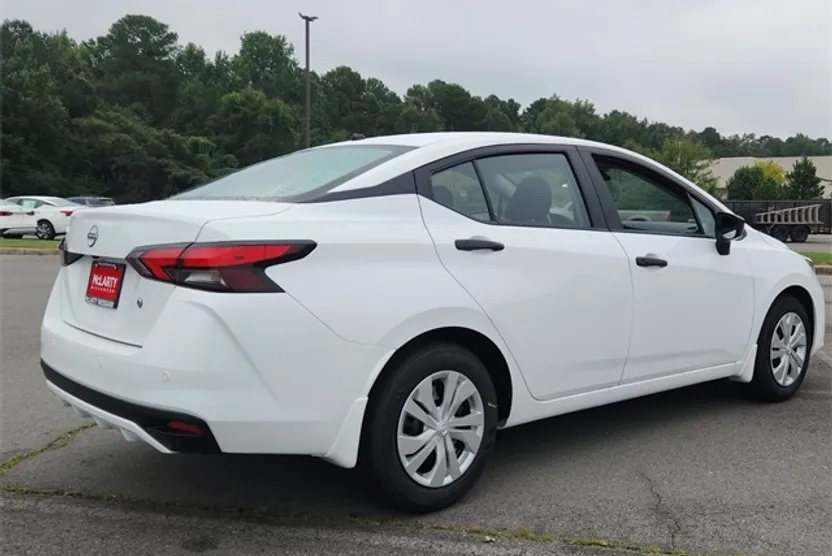 2025 Nissan Versa S photo 1