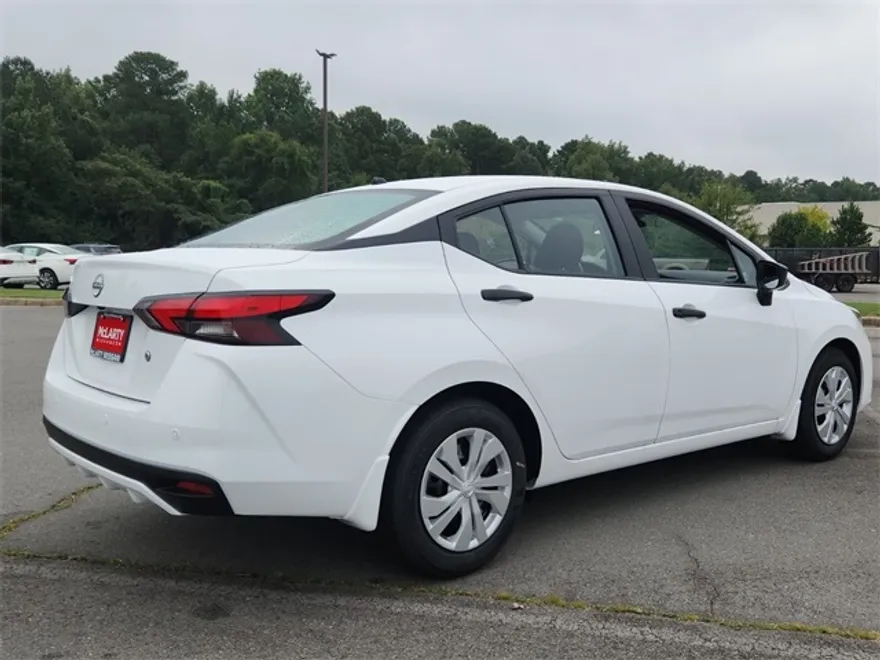 2025 Nissan Versa S photo 1
