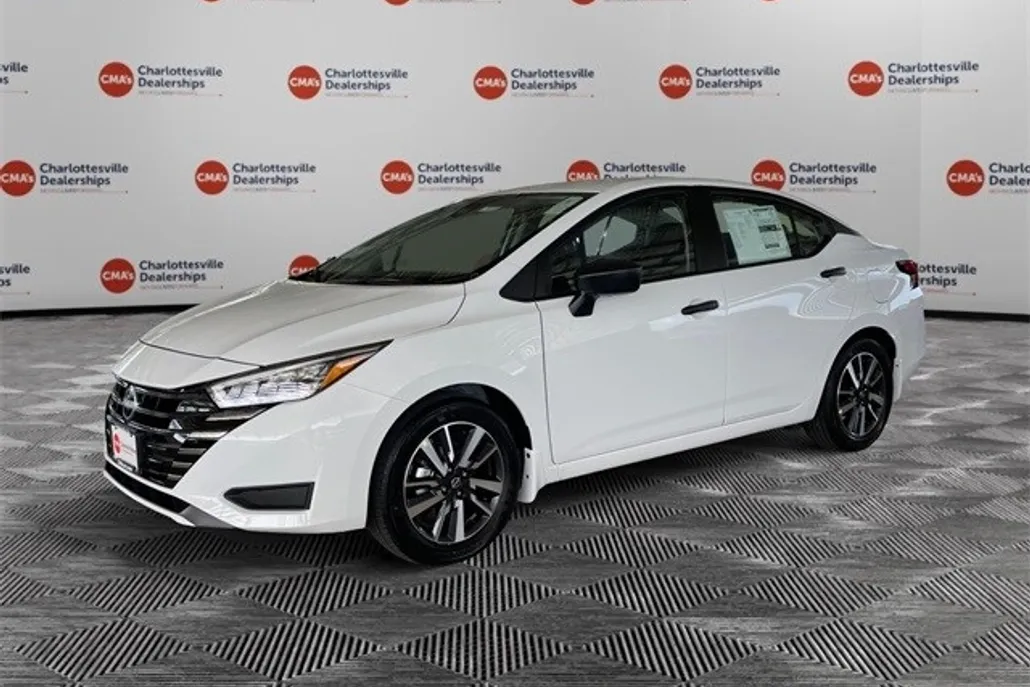 2025 Nissan Versa 1.6 S photo 1