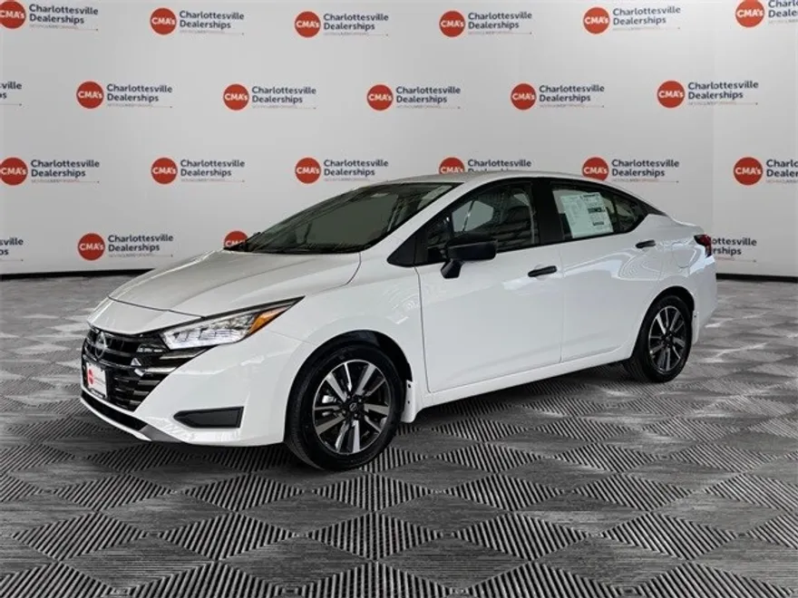 2025 Nissan Versa 1.6 S photo 1