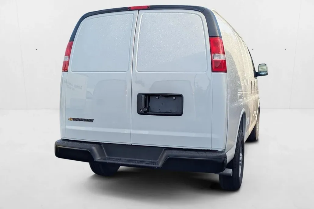 2025 Chevrolet Express Cargo 2500 photo 1