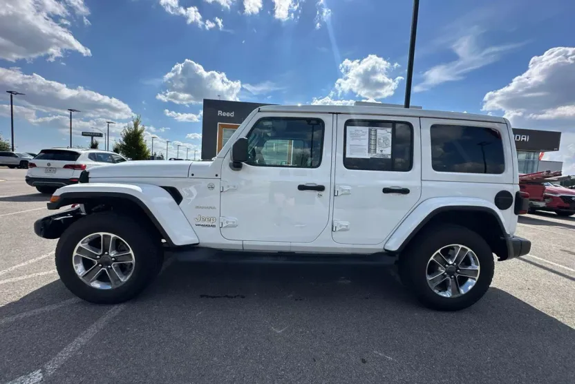 2021 Jeep Wrangler Unlimited Sahara photo 1