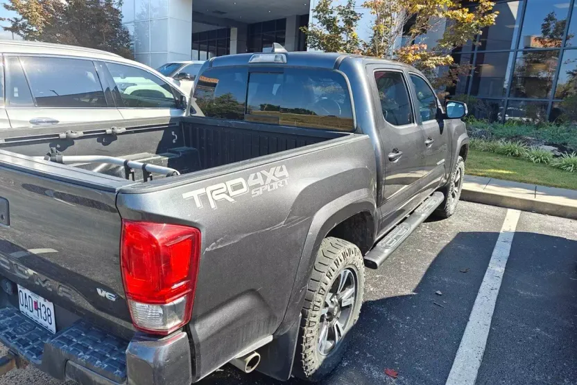 2017 Toyota Tacoma SR5 Sport TRD Pro photo 1