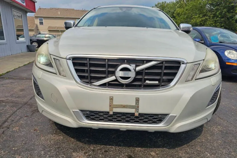 2012 Volvo XC60 T6 R-Design photo 1