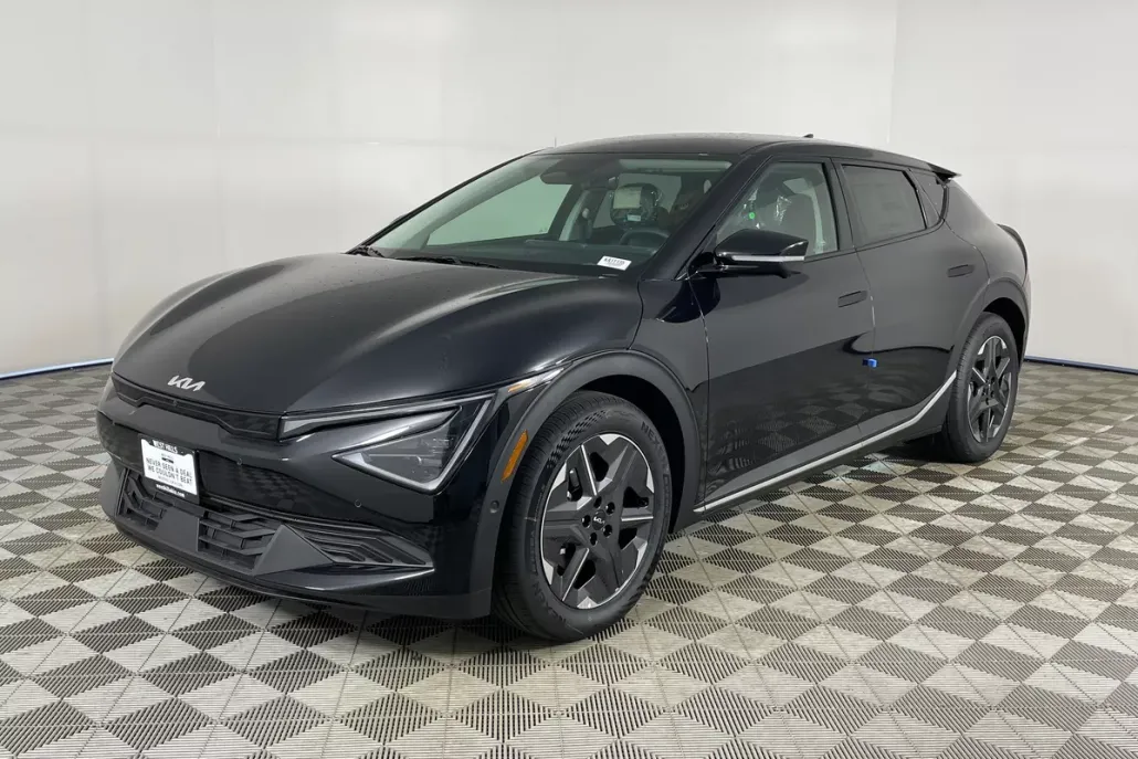 2025 Kia EV6 Light photo 1