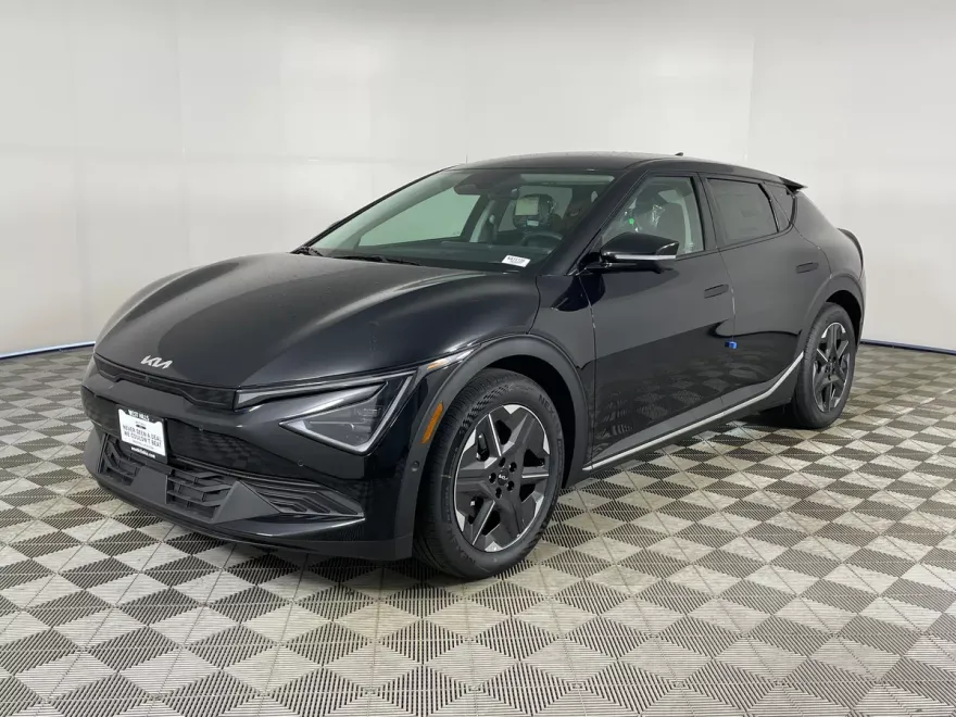 2025 Kia EV6 Light photo 1