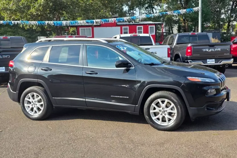 2015 Jeep Cherokee Latitude photo 1