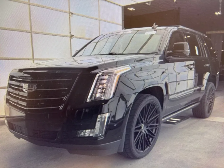 2018 Cadillac Escalade Platinum photo 1