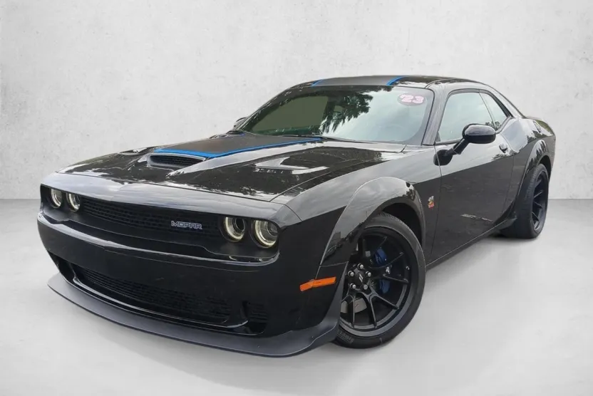 2023 Dodge Challenger R/T Scat Pack Widebody photo 1