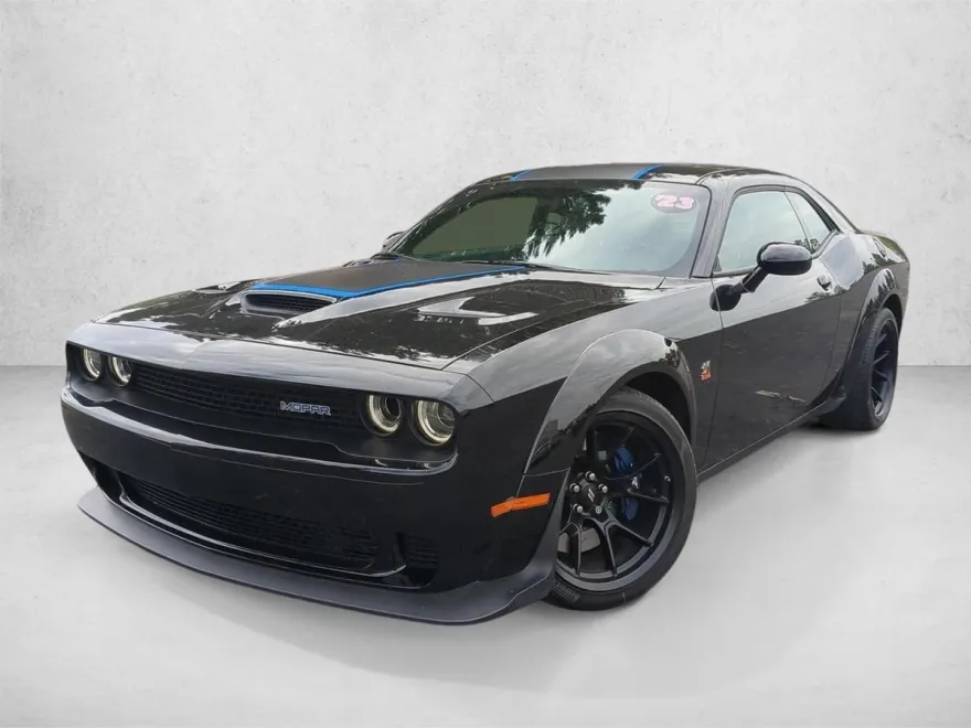 2023 Dodge Challenger R/T Scat Pack Widebody photo 1