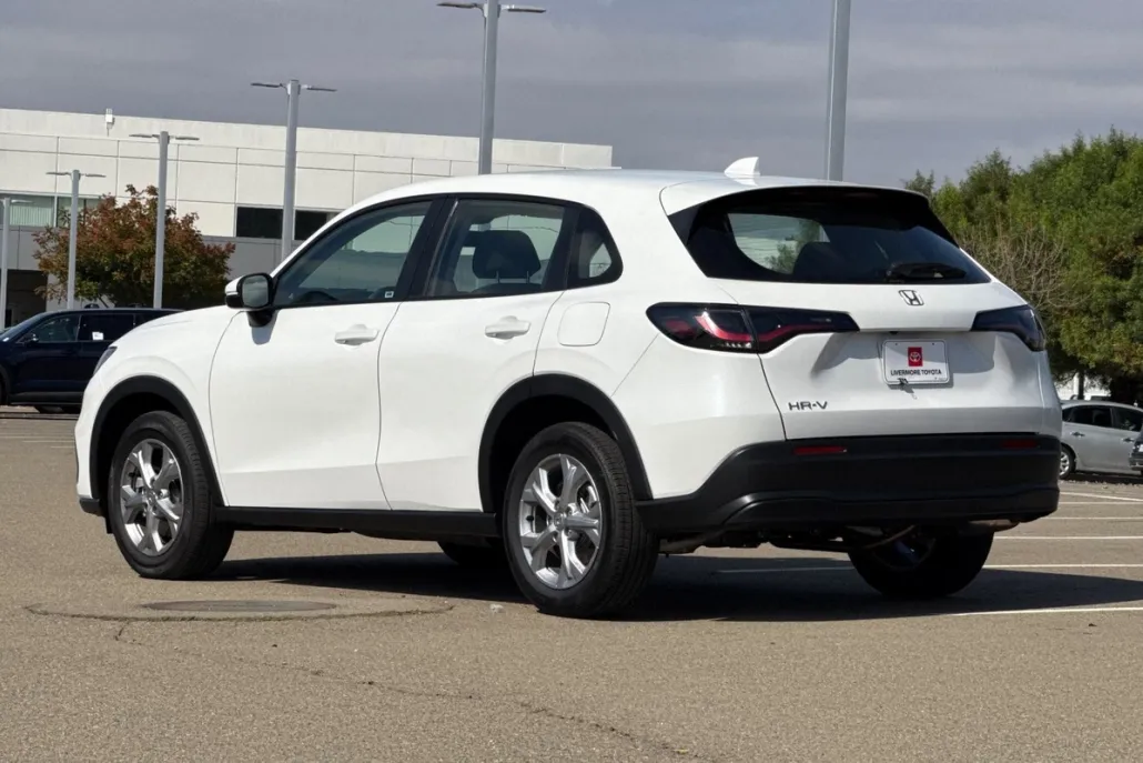 2025 Honda HR-V LX photo 1