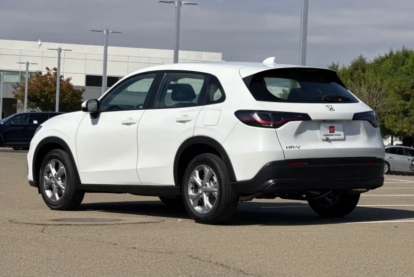 2025 Honda HR-V LX photo 1