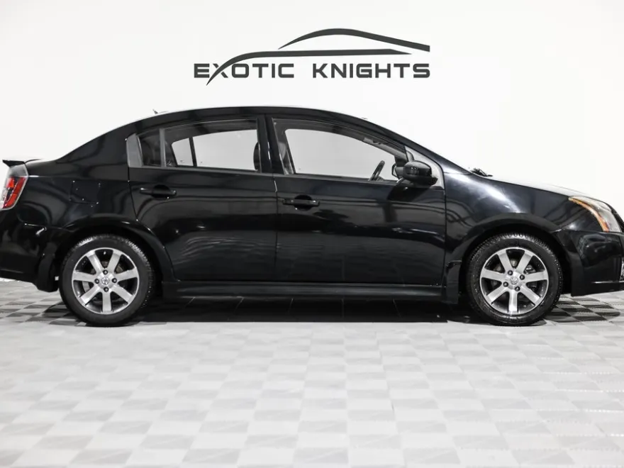 2012 Nissan Sentra 2.0 SR photo 1