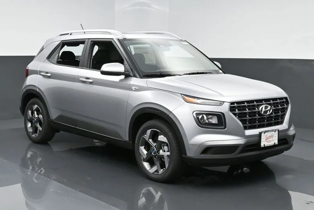 2024 Hyundai Venue SEL photo 1