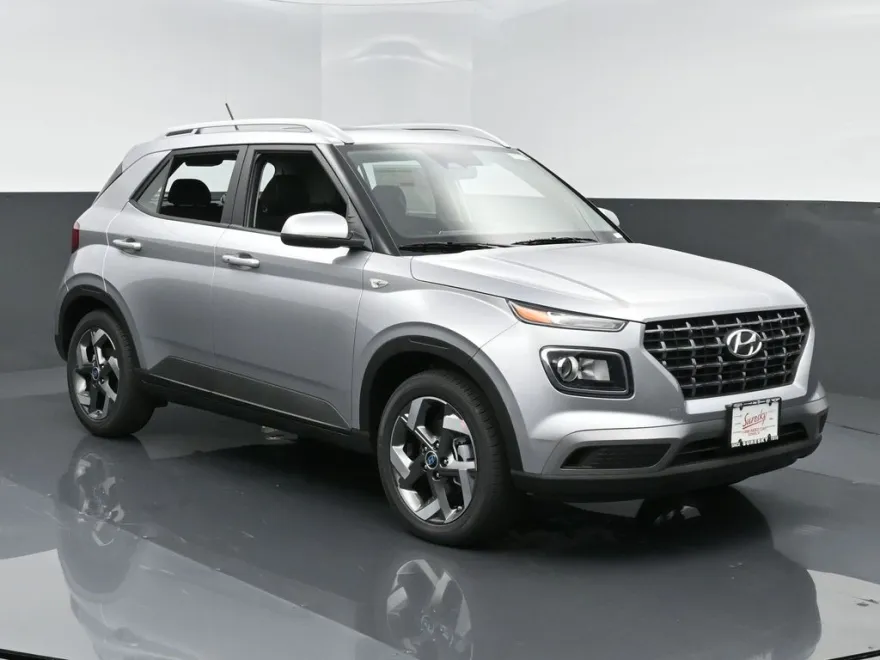 2024 Hyundai Venue SEL photo 1