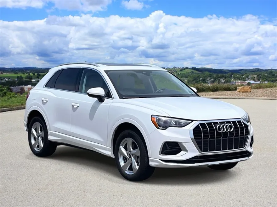 2022 Audi Q3 Premium photo 1