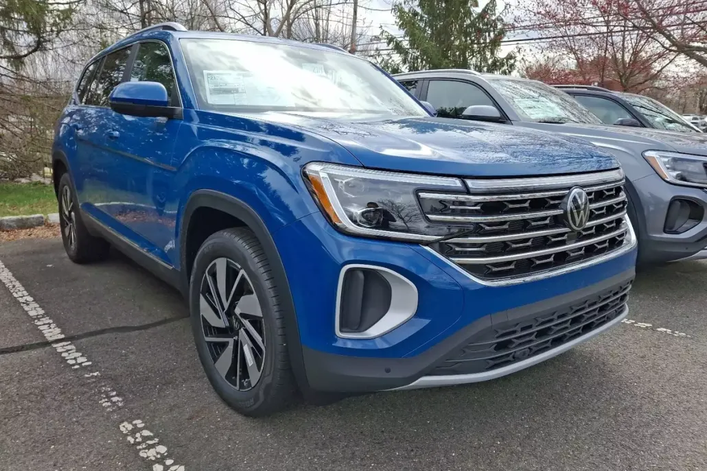 2025 Volkswagen Atlas SEL photo 1