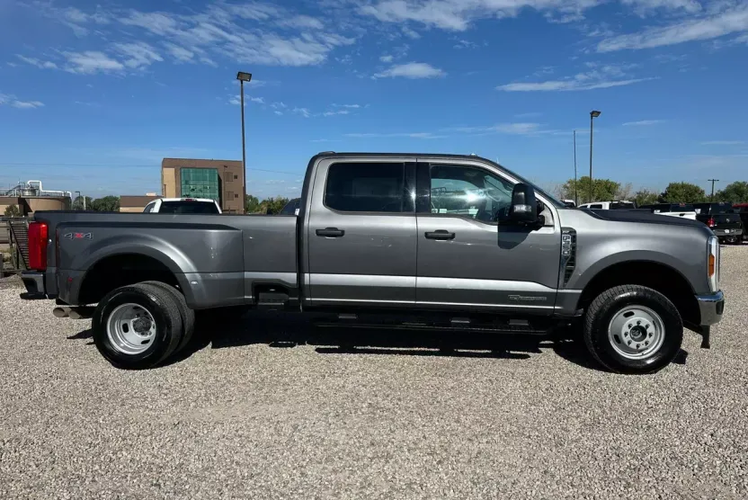 2024 Ford F-350 XLT photo 1