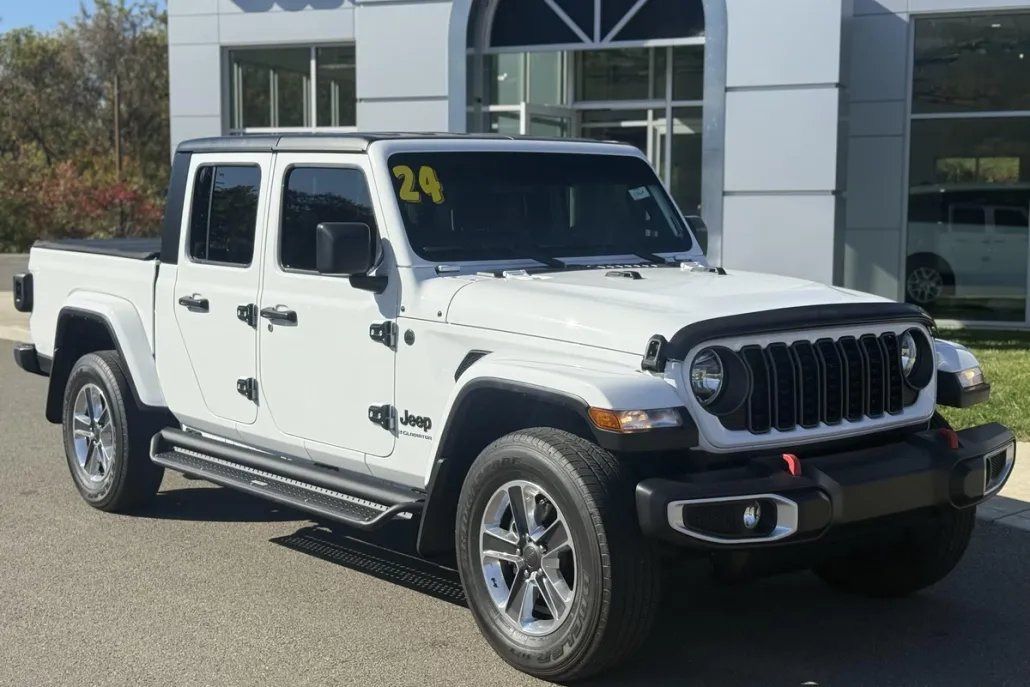 2024 Jeep Gladiator Sport photo 1